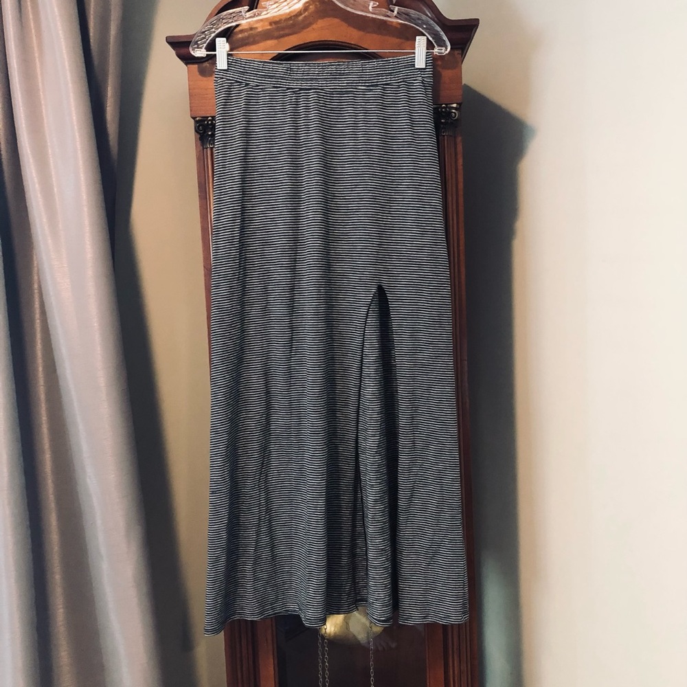 Long skirt with slit on a side